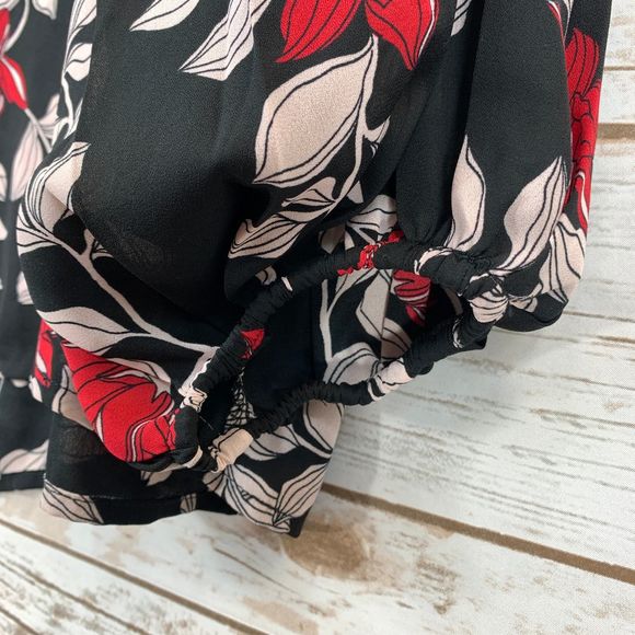 Liz Claiborne Long Sleeve Floral Detail Blouse - Picture 5 of 6